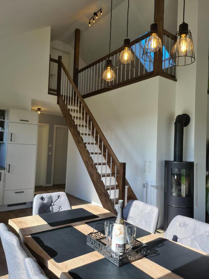 Haus Kustenbrise: Coastal Pet-Friendly Retreat with Garden, Sauna, and Fireplace Schweiburg Exterior photo