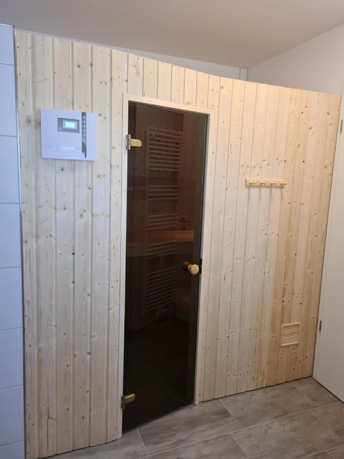 Haus Kustenbrise: Coastal Pet-Friendly Retreat with Garden, Sauna, and Fireplace Schweiburg Exterior photo